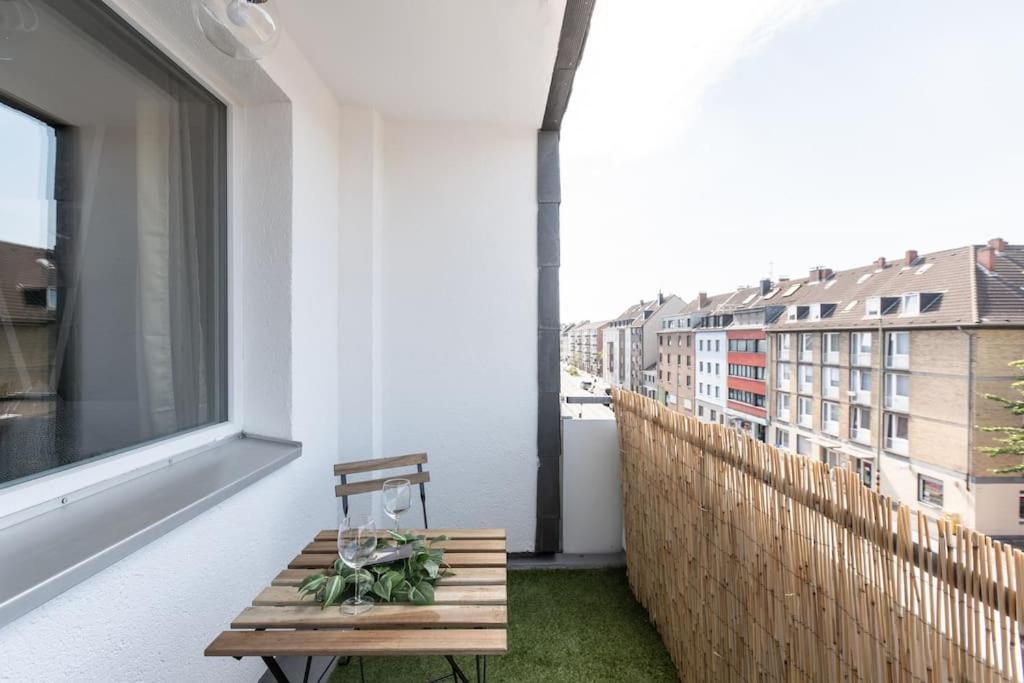 Nature Inspiration Apartment With Balcony & Grill Bbq In Duisburg Mitte Central Station 10 Mins & Big Tv With Photo Lights المظهر الخارجي الصورة