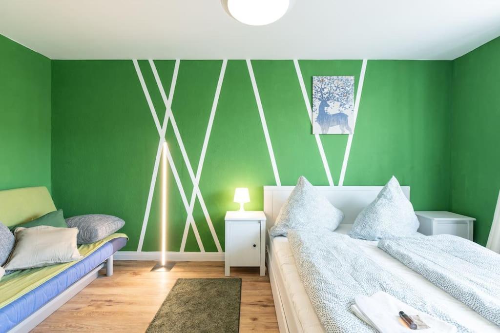 Nature Inspiration Apartment With Balcony & Grill Bbq In Duisburg Mitte Central Station 10 Mins & Big Tv With Photo Lights المظهر الخارجي الصورة